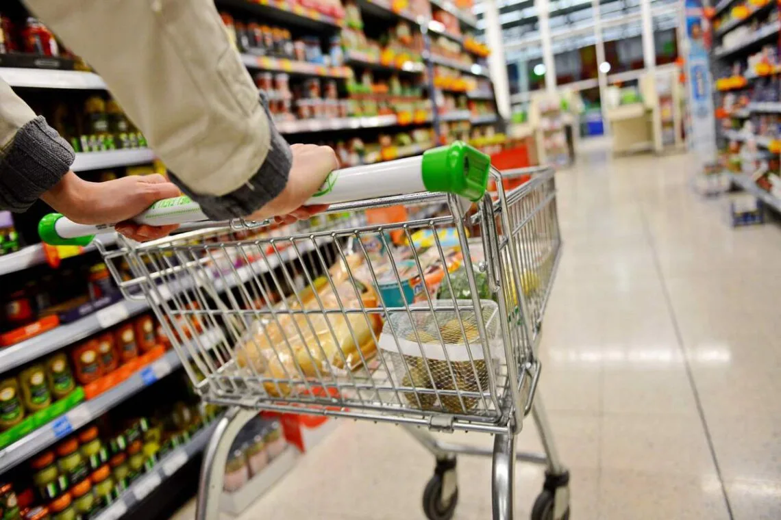 Світові ціни на продукти залишилися на трирічному максимумі попри здешевлення рослинних олій – Bloomberg