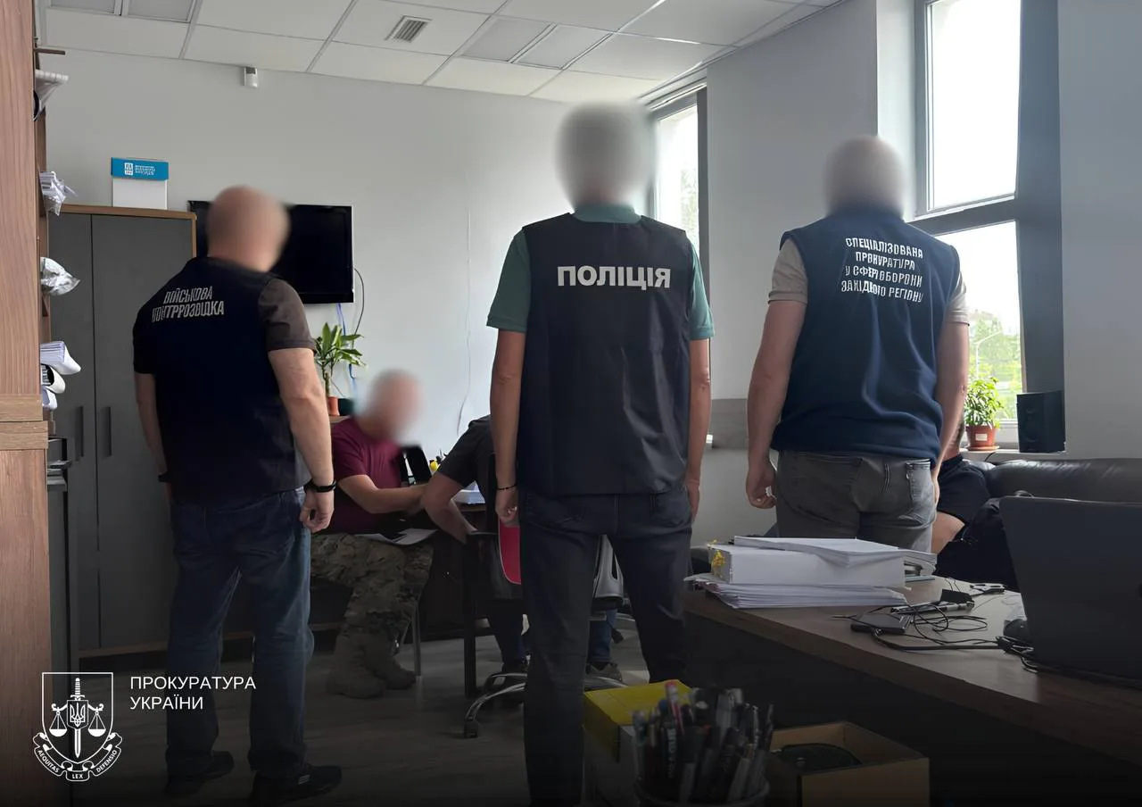 Екскомандира ТрО на Львівщині підозрюють у незаконних бойових виплатах на майже 80 млн грн